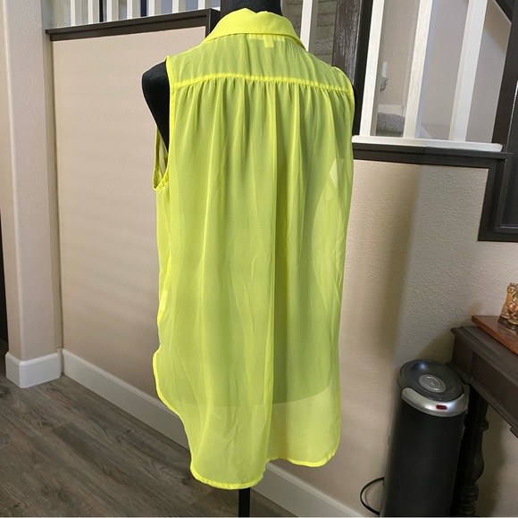 Lush Women’s semi sheer collar shirt size L - Picture 4 of 8